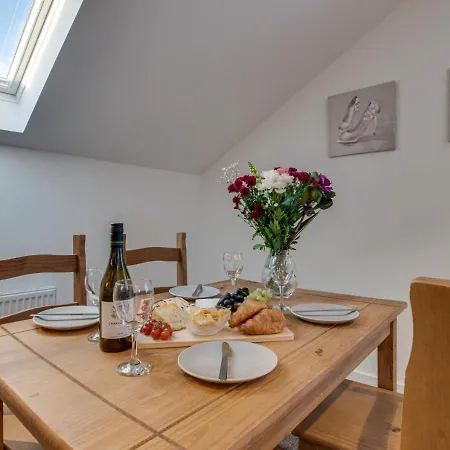 4 * Marske-by-the-Sea